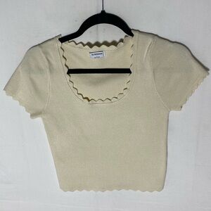 The Workshop Cream Scalloped Edge Ribbed Texture Short Sleeve Crop Top L